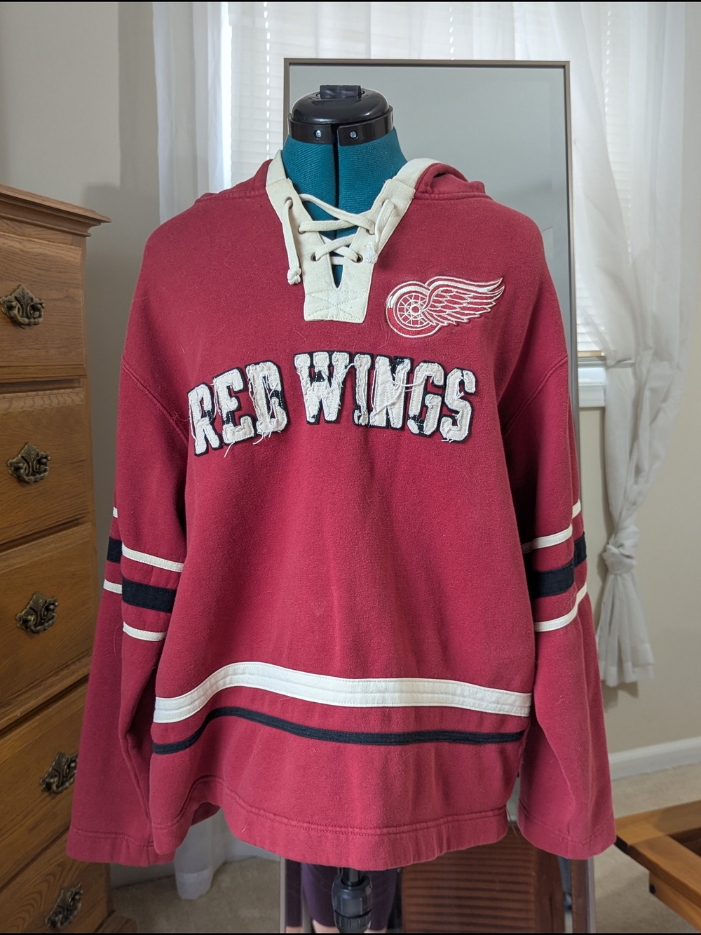 NHL Detroit Red Wings Burgundy Lace-up Hooded Sweatshirt